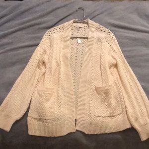 Madewell cream knit cardigan. size medium